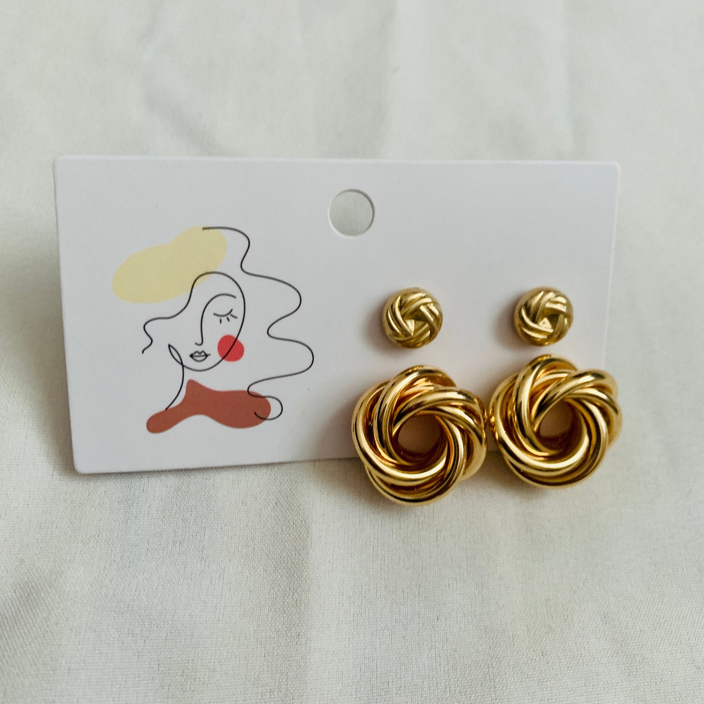 Knot Me earrings